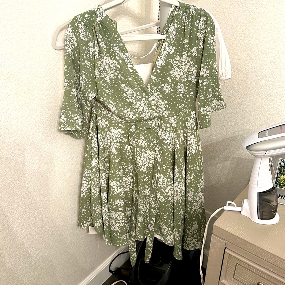 STORETS green dress with white flowers size S